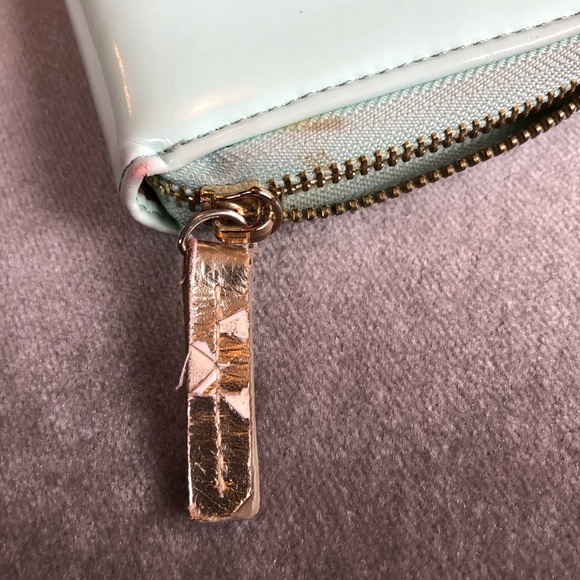 ban.do wallet Turquoise Aqua shiny vinyl with gold zipper & interior - Picture 4 of 4